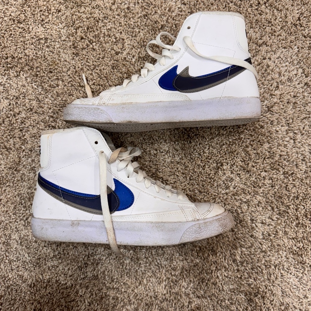 Nike Kids White and Blue Sneakers